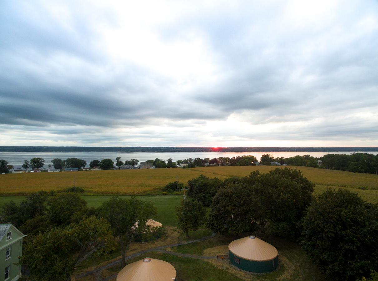 Yale Manor B&B & Yurt Glamping 外观 照片